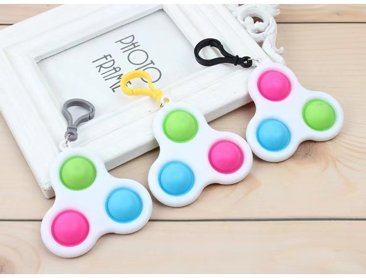 Wholesale Fashion Colourful 3D Key Ring Silicone Key Ring For Boys And Girls